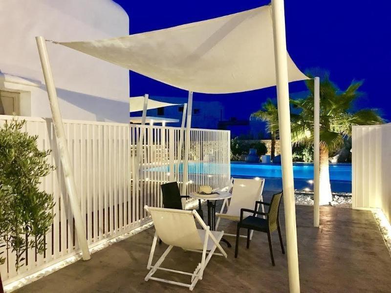 Queen Boutique Suites Mykonos Town Exterior photo
