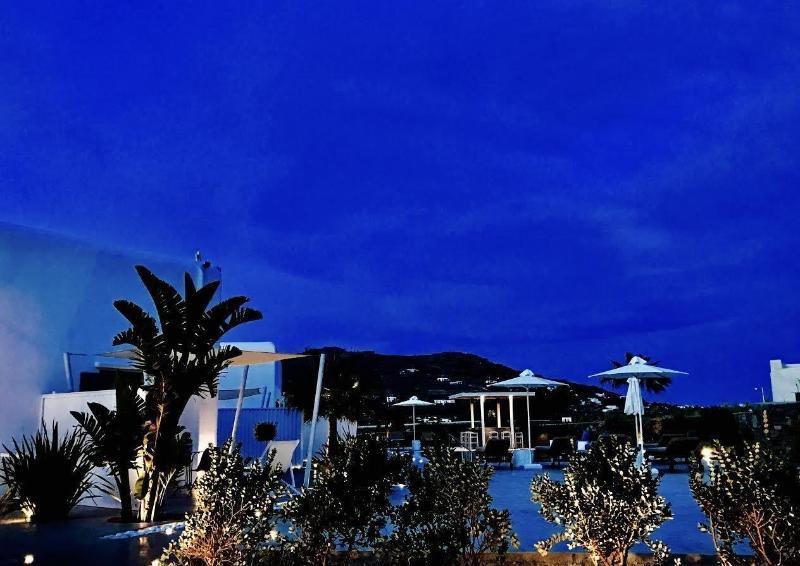 Queen Boutique Suites Mykonos Town Exterior photo