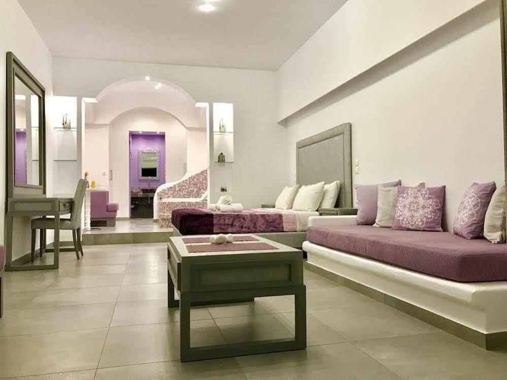 Queen Boutique Suites Mykonos Town Exterior photo