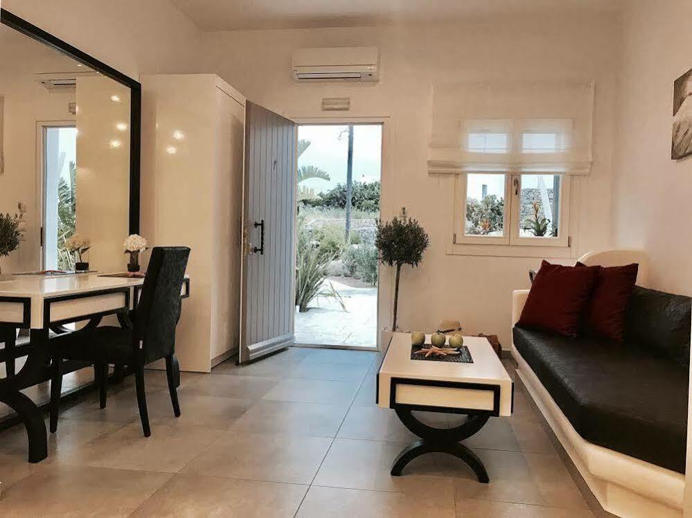 Queen Boutique Suites Mykonos Town Exterior photo