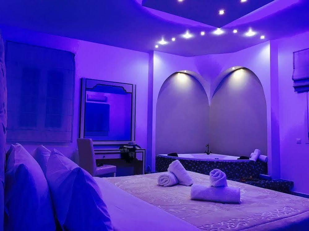 Queen Boutique Suites Mykonos Town Exterior photo